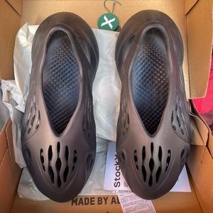 Adidas Yeezy Foam Rnnr 9 onyx